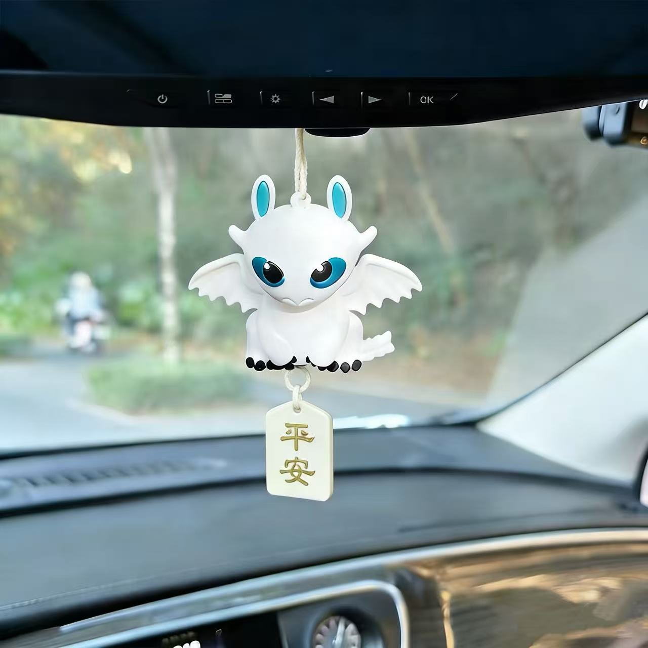 Dişsiz araba süsü, sevimli çiz - Car Accessories Dashboard incelemesi ve fiyatı